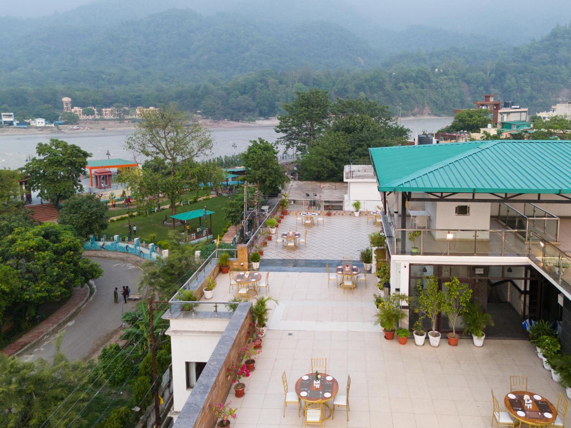 Hotel Indira Nikunj Rishikesh Exterior photo