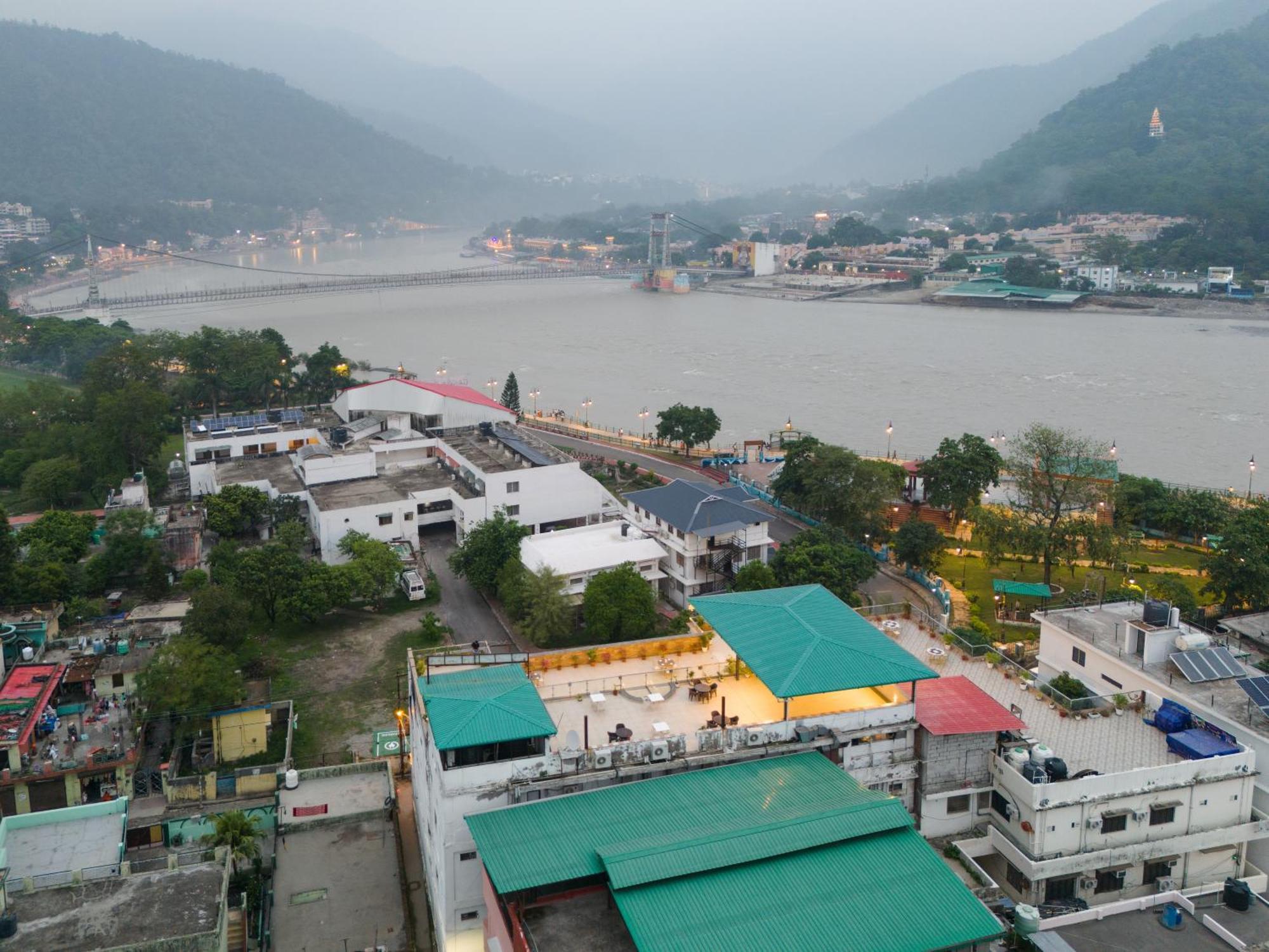 Hotel Indira Nikunj Rishikesh Exterior photo