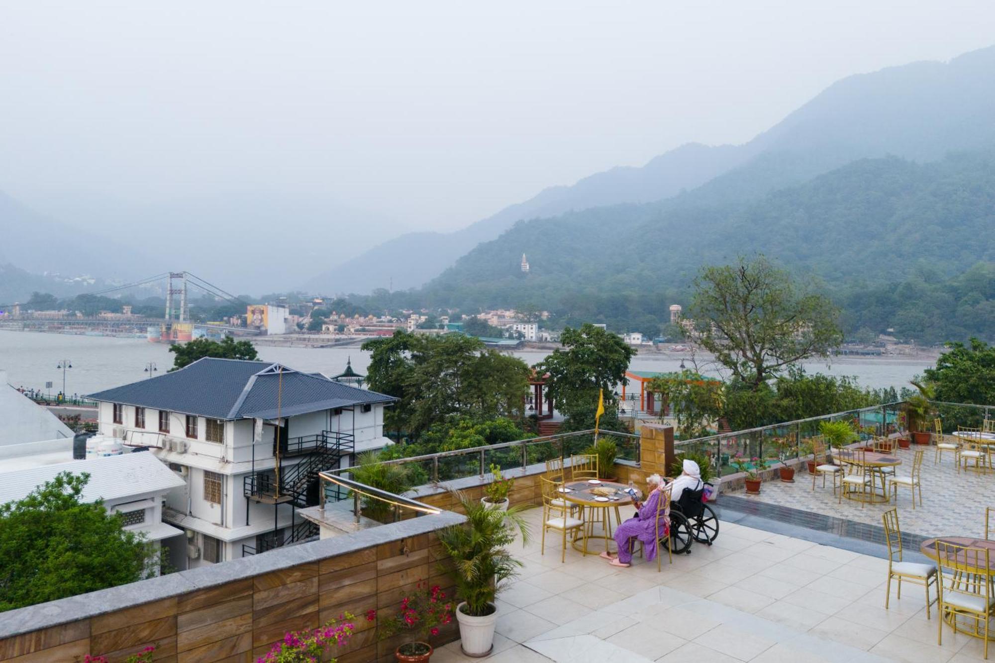 Hotel Indira Nikunj Rishikesh Exterior photo