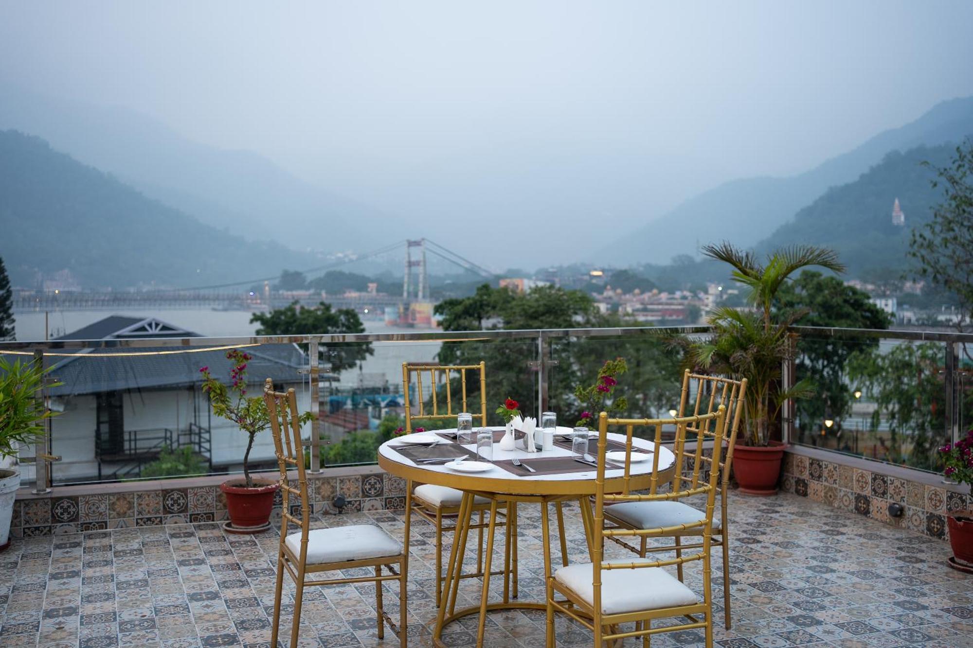 Hotel Indira Nikunj Rishikesh Exterior photo